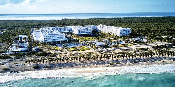 Distance from Cancun airport to the hotel Riu Dunamar