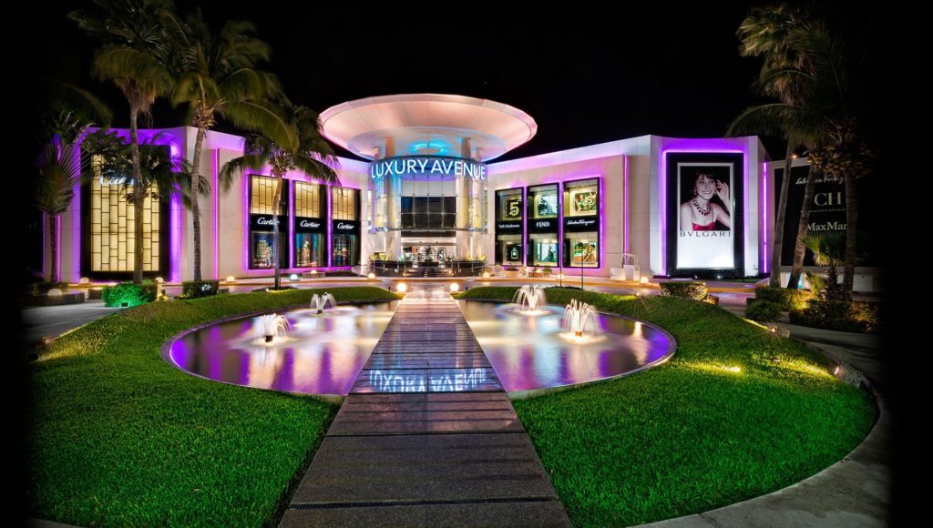 luxury plaza cancun