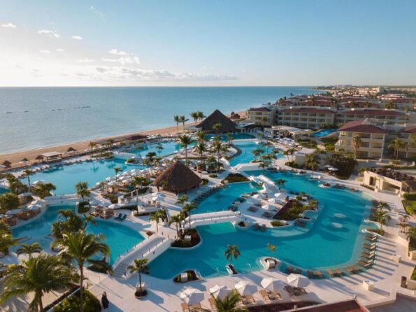 Transporte del aeropuerto de Cancún al hotel Moon Palace Resort