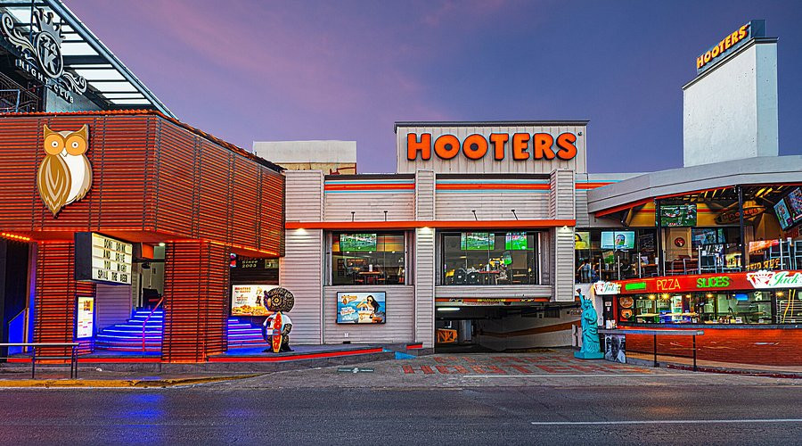 Sidelines Sports Bar Cancun para ver futbol y Mundial 2026