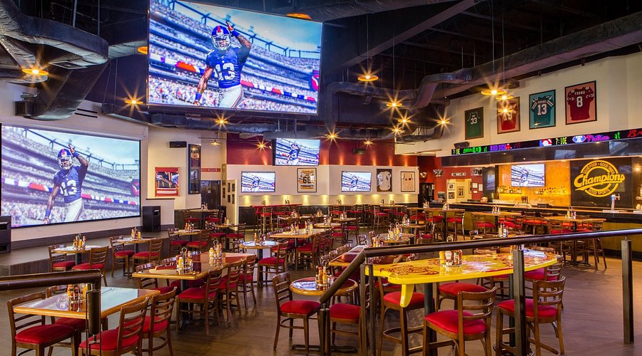 Hooters Cancun sports bar para ver el Mundial 2026 con alitas y cerveza
